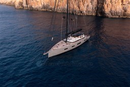 Yachts_Y9_Bella_exterior_13