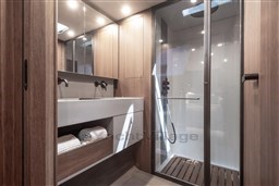 Yachts_Y9_Bella_interior_09