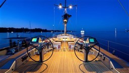 Wally-100-RunningonFaith-lmarinegroup-charter (10)
