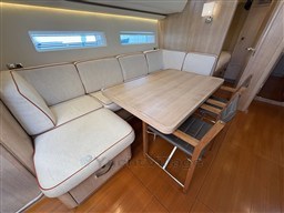 PENTHESILEA_08_Saloon_Dinette