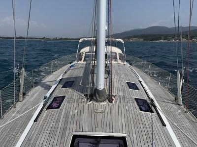 PENTHESILEA_22_Deck_Forward_View