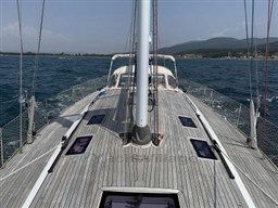 PENTHESILEA_22_Deck_Forward_View