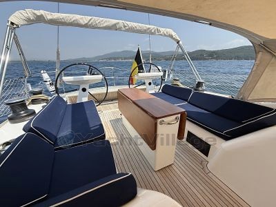 PENTHESILEA_19_Cockpit_Seating