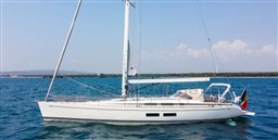 PENTHESILEA_02_Exterior_Profile_AtAnchor