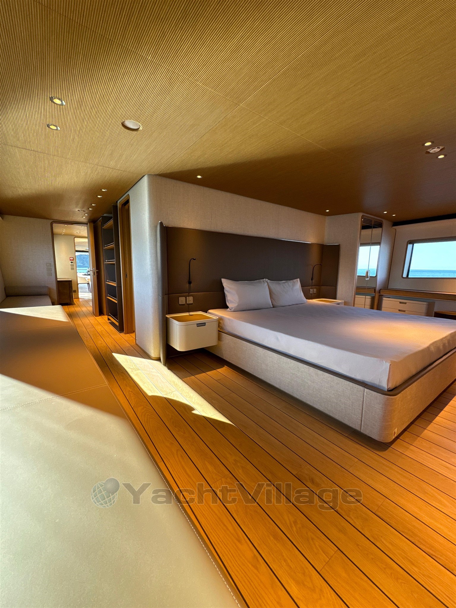 Custom Line Navetta 38 16