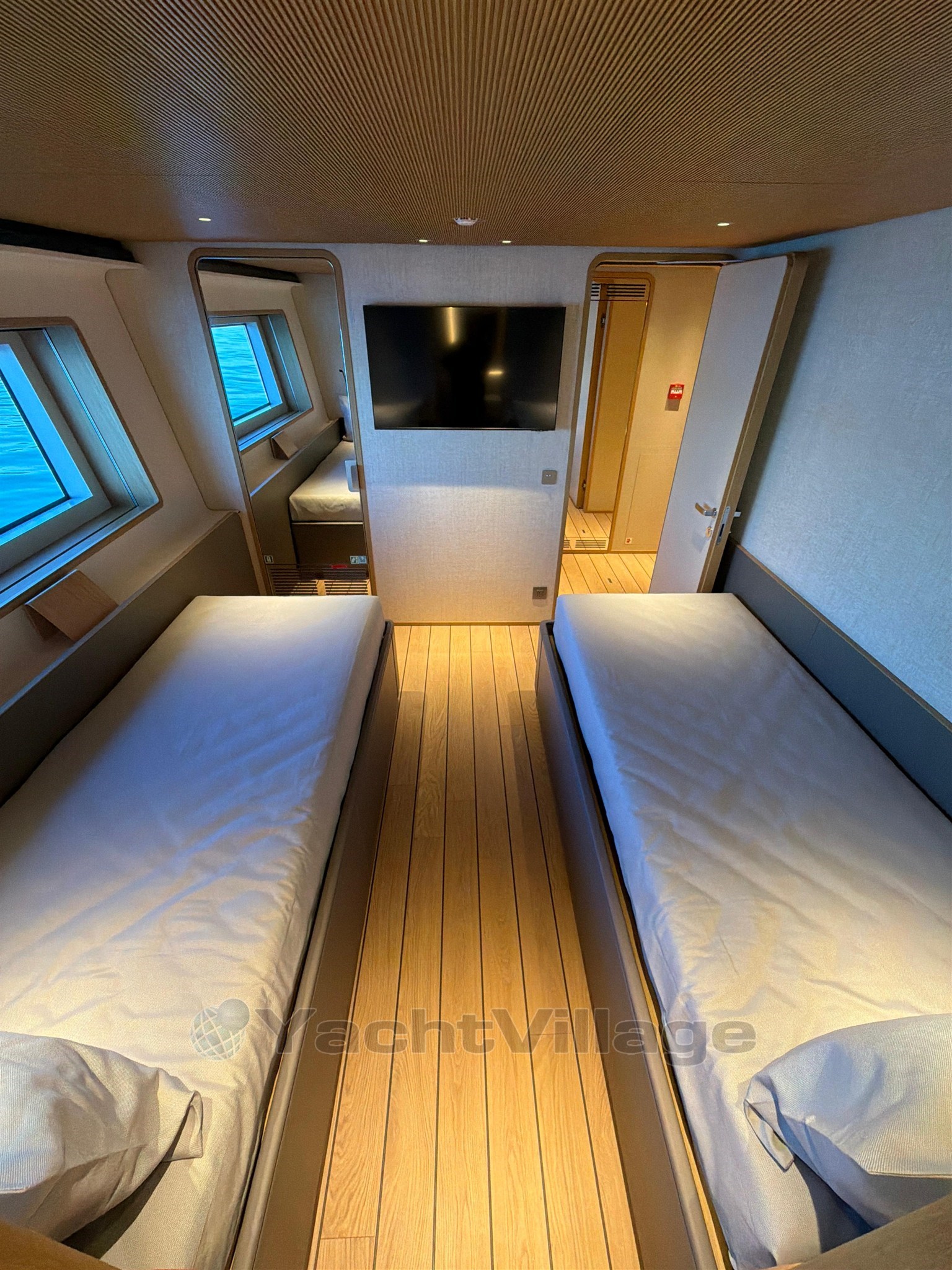 Custom Line Navetta 38 22