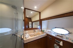 SBS Yachts Princess V78 (1)