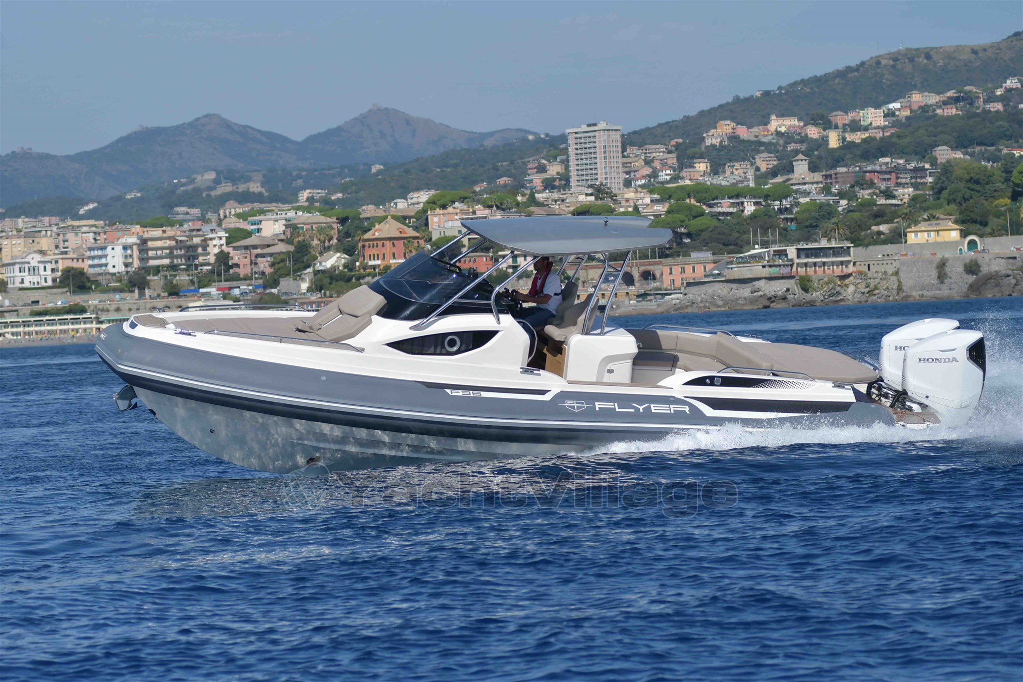 Flyer F36 Honda 350 cv