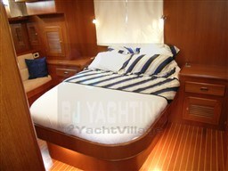 fac59_5sont_18-adagio_48sundeck_douche_cabin_arriere_koejac.jpg