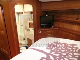 37b84_yviha_15-adagio_48sundeck_douche_cabin_avant_bb_koejac.jpg