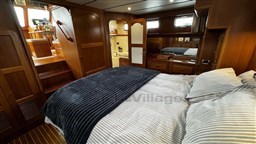 31 Port owner cabin from stern.jpeg