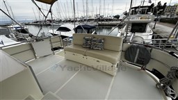 11 Cockpit seating.jpg