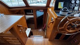 39 Partial lower helm steps to galley.jpeg