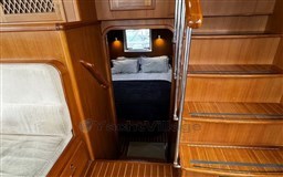 28 Entering owner cabin 3.jpeg