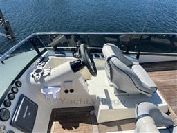 a66m9ym3q1.jpg