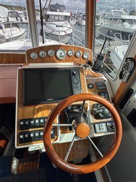 y6m24bg2v7.jpg