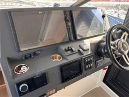 uszv735qu8.jpg