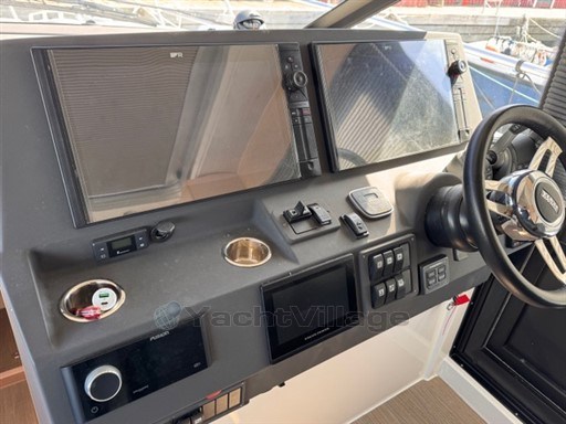 uszv735qu8.jpg