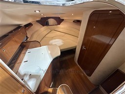 cd5yfm7yx9.jpg