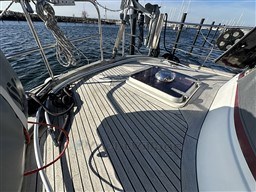 uq2n7xmv45.jpg