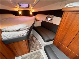 jx5j7fw70q.jpg