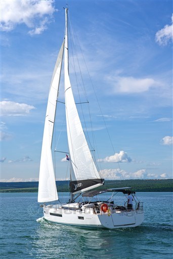 lx12e1zisw.jpg
