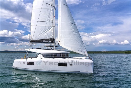 Lagoon 42