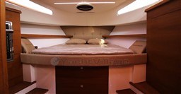 1f4d1_ckvye_positano-open-38-nautica-esposito-cab-arm.jpg