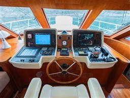 e9c56_zgbmc_trader_64_sunliner_2009_interieur_6_.jpg