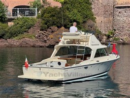 1036e_kwu2y_riva_sport_fisherman_25_29_.jpg