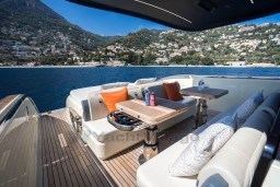 19867_cmymc_invictus_yachtside_26_.jpg
