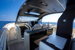 722dd_mpg9e_invictus_yachtside_33_.jpg