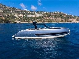 38365_xdjik_invictus_yachtside_7_.jpg