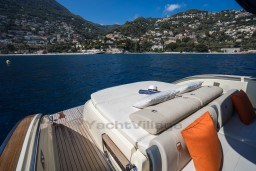 52890_dd2hp_invictus_yachtside_27_.jpg