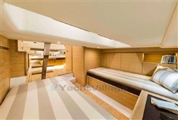 ec7da_8oxo2_pardo_yachts_5.jpg