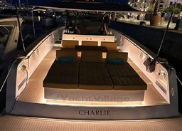 c4f3e_ly1rb_pardo_yachts_10.jpg