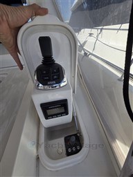 4a251_jgtus_1_des_2_postes_de_commande_cockpit.jpg