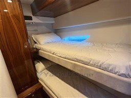e8146_qcvbc_2020-riviera-6000-sport-yacht-platinum-edition-power-9749323-20250407043541749-1_xlarge.jpg