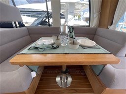 264f1_s1toq_sasga_42_fb_pyste_table_carre_1_.jpg