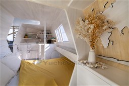 91ddb_ehv01_21_main_cabin.jpg