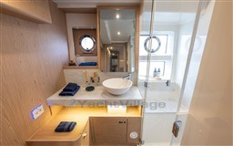 4dfdd_eased_swift-trawler-54-interior-05.jpg