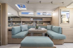ddbe8_q5ews_oceanis_52_image_interior.jpg