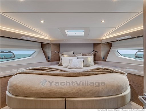 e4805_ctgtg_gt_50_cabine3.jpg
