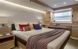 c8744_oobic_grand-trawler-63-interior-5.jpg
