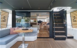 225f1_8kysk_grand-trawler-63-exterior-7.jpg