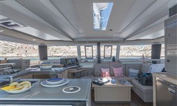 55ad9_nuyrk_astrea-42-fountaine-pajot-sailing-catamarans-img-14.jpg