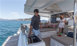 6eca6_vffeh_astrea-42-fountaine-pajot-sailing-catamarans-img-12.jpg