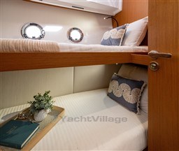 1a7f3_nrh26_swift-trawler-37-fly-interior-design-06.jpg