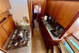 a33cd_bgjsd_2001-lagoon-lagoon-570-switch-sail-9996446-20251030070712826-1.jpg.jpg