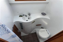 293df_mqudk_2001-lagoon-lagoon-570-switch-sail-9996446-20251030070720148-4.jpg.jpg